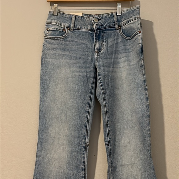 Alice + Olivia **NWT** Stacey Low Rise Flare Bell Bottom Jeans in Bay Blue Denim - Picture 7 of 16